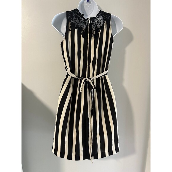 Guess Los Angeles Black and White Stripe Lace Tie Belt Dress Size Small - Picture 2 of 7
